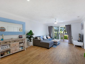 Peurto Vallerta Unit 2, Surfers Paradise